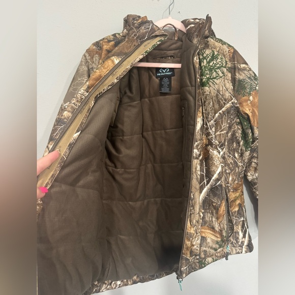 Women’s EUC realtree jacket. Smoke free/pet free home. Tiffany blue details. - Picture 4 of 5